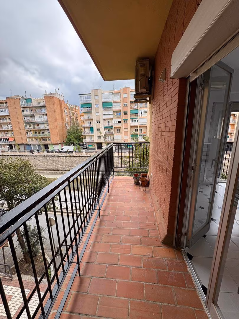 Piso en  Calle Ribera del Genil 15 - Foto 7