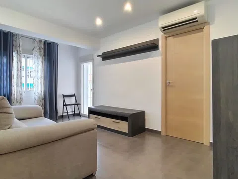 Piso en calle Batalla de las Flores, 1