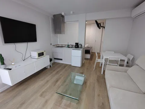 Estudio en calle de Balaguer, 18 - Foto 1