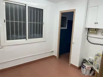 Local comercial en Hospitalet - Foto 5