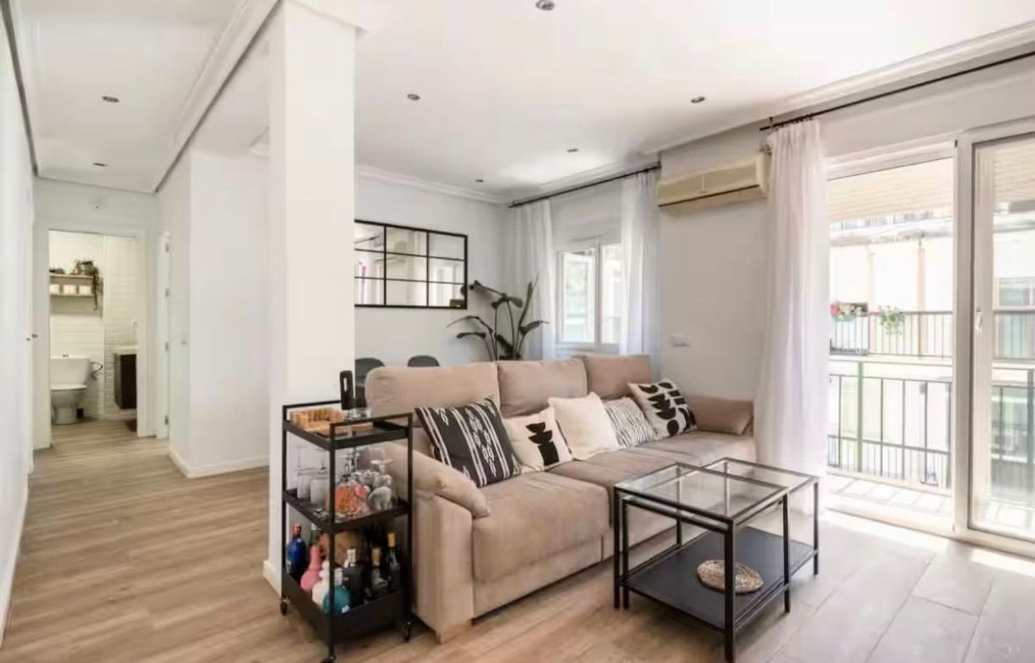 Piso en calle Higuera de la Sierra, 9 - Foto 1