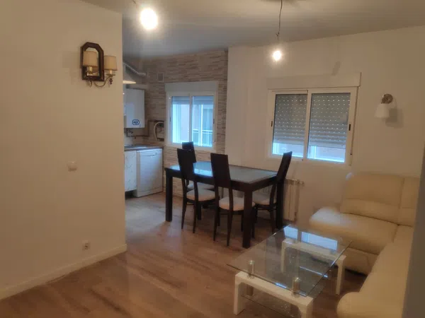 Piso en calle Coria, 6