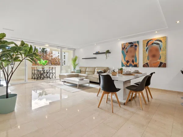 Piso en calle Rafaela Aparicio, 5