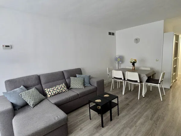 Piso en calle de Algemesí, 28042