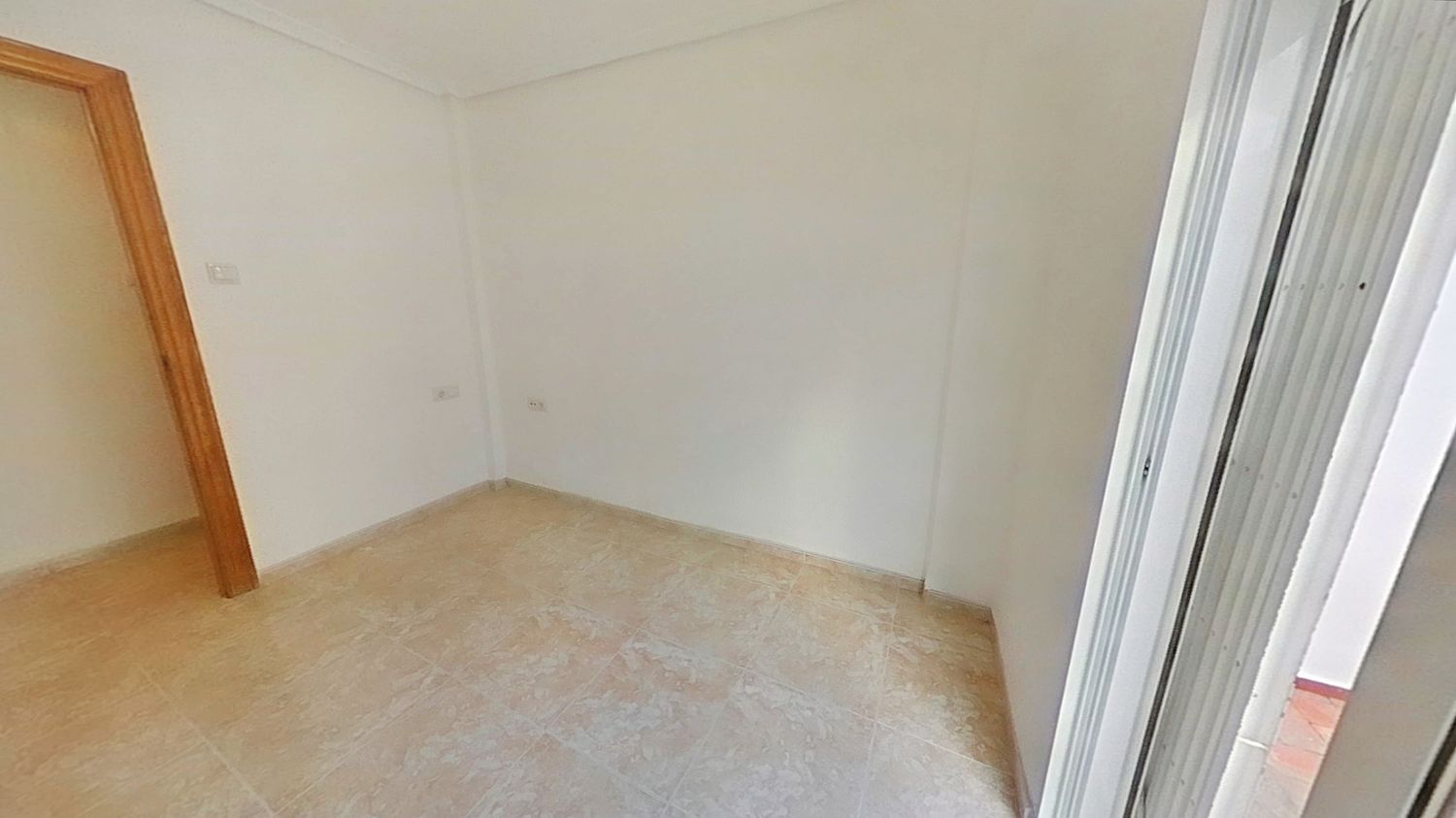 Piso en Barrio Torrefiel - Foto 10