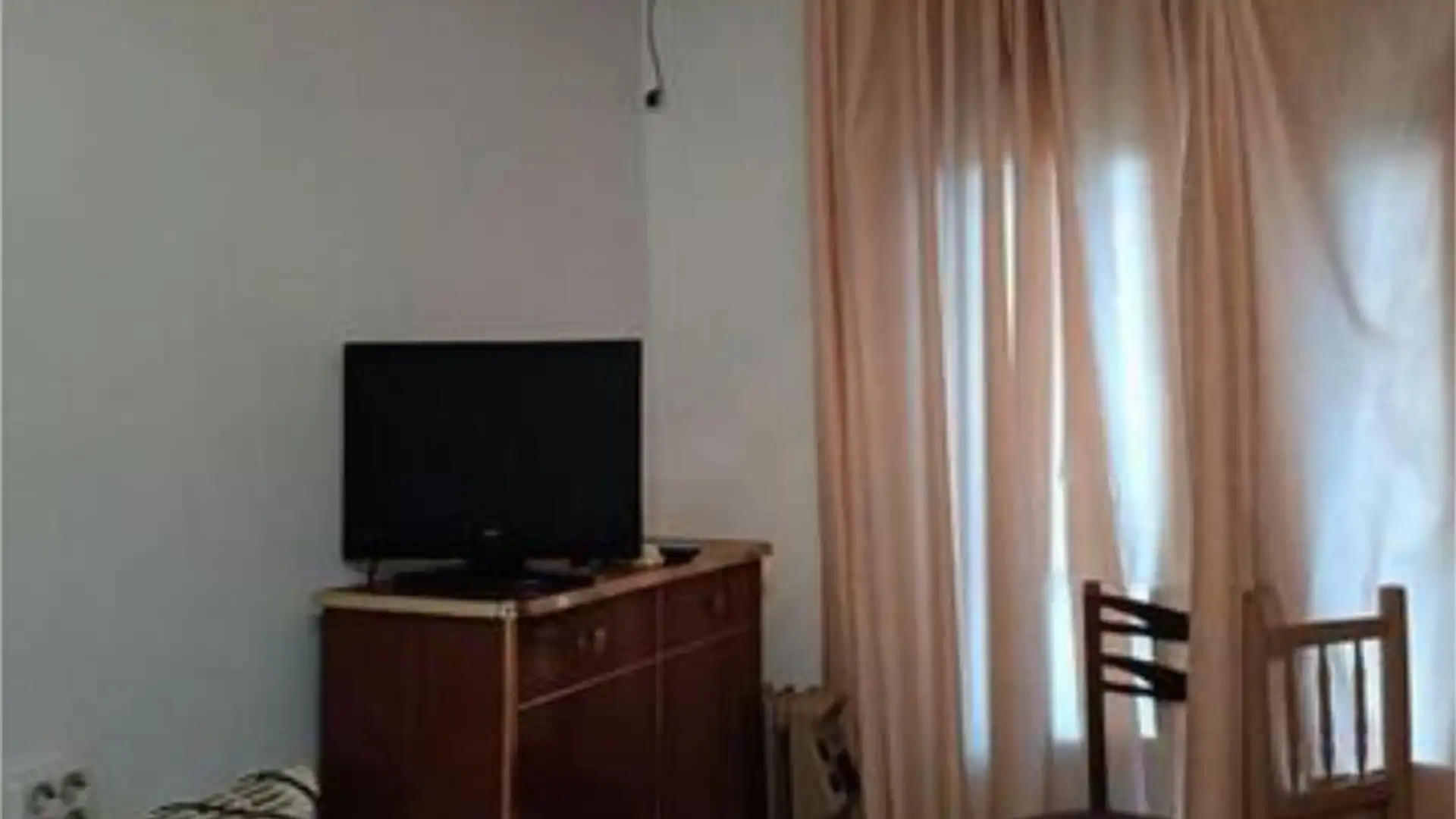 Chalet en Guadalupe (Cáceres) - Foto 1