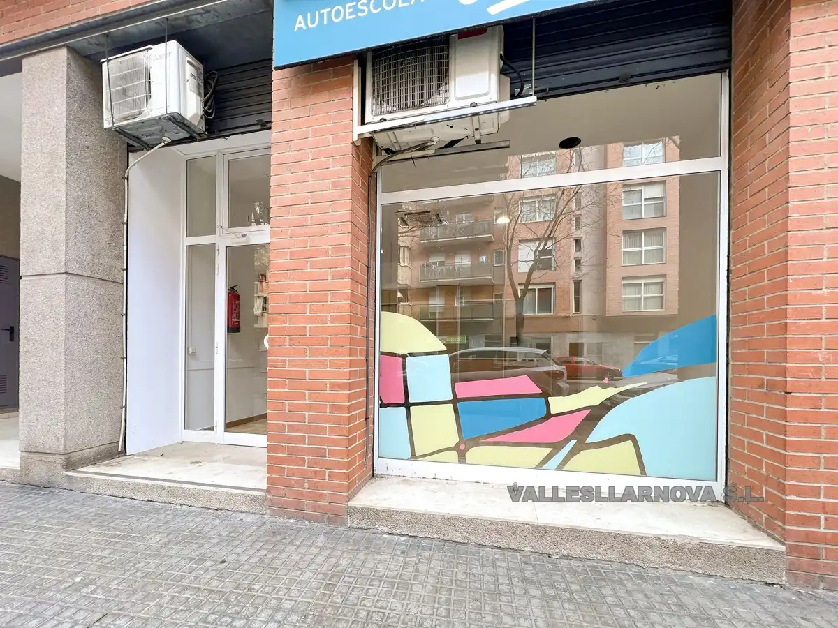 Local comercial en Mollet del Vallès - Foto 2