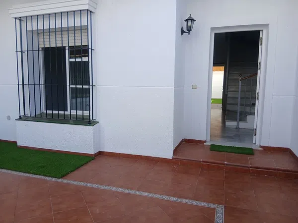Chalet adosado en Calle el Paular, 22, Parque Atlántico - Ronda este - Foto 1