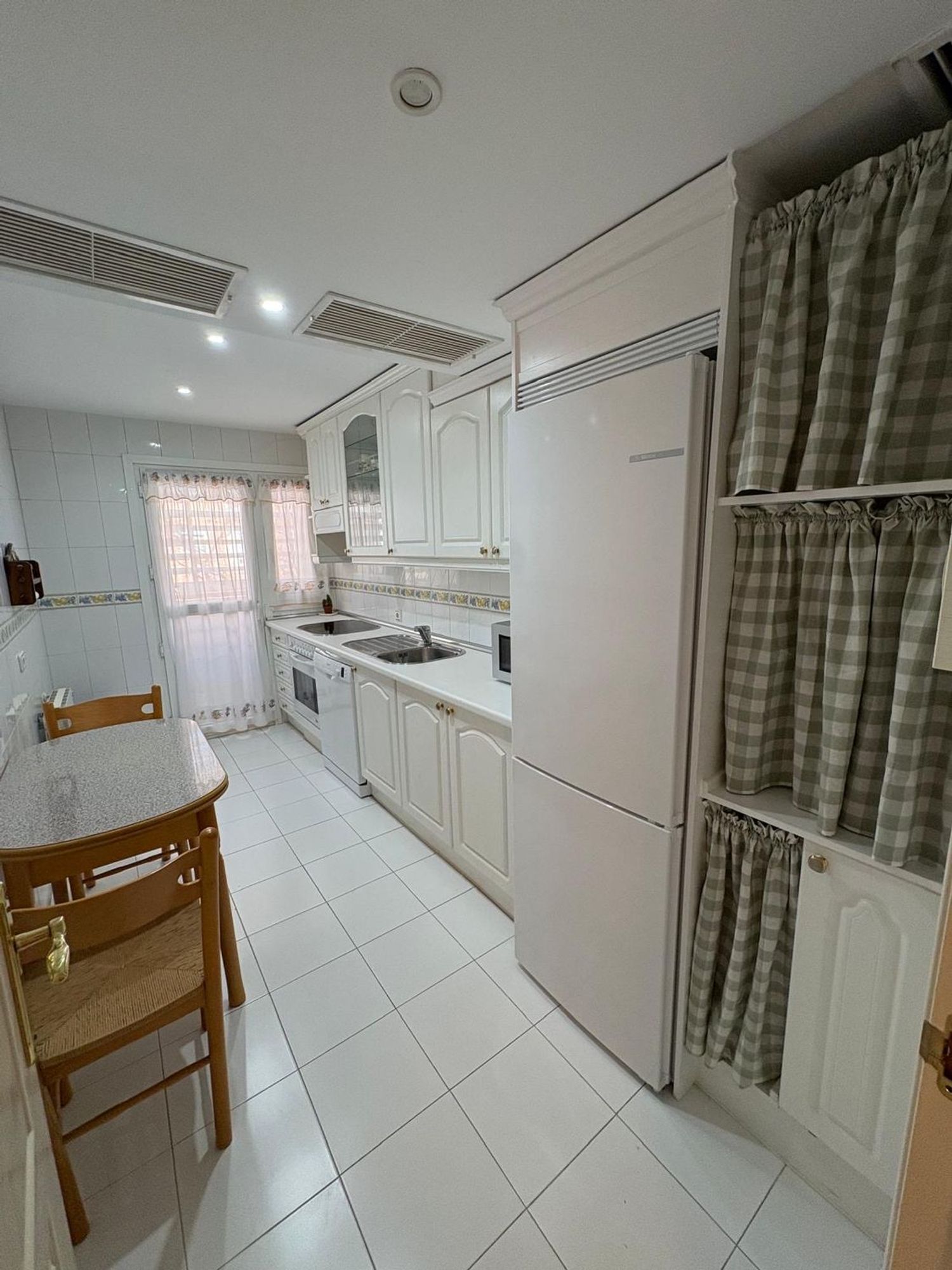 Piso en calle de Mesena, 62 - Foto 3