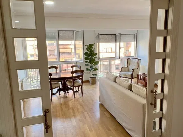 Piso en avenida General Marvá, 9