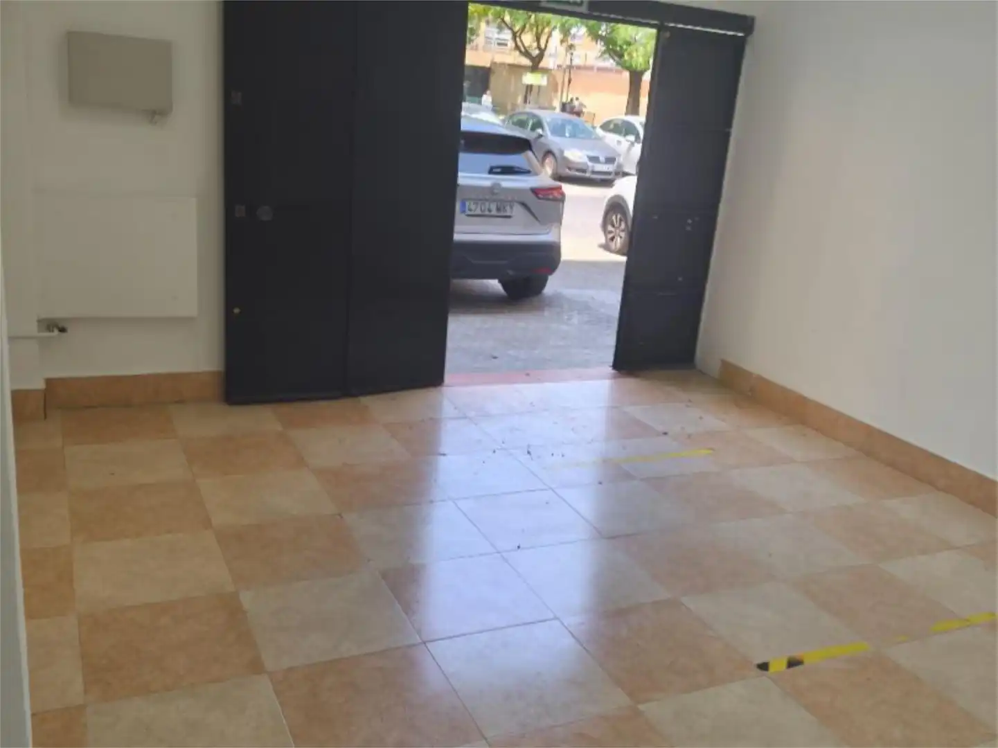 Local comercial en  Calle Puerto de Envalira 8 - Foto 4