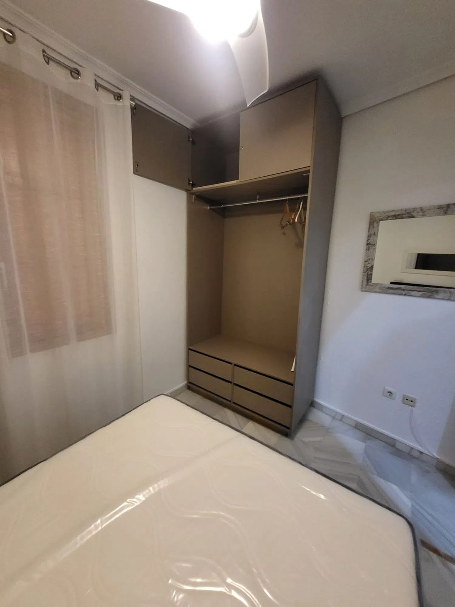 Piso en calle Jesús y María, 12 - Foto 2