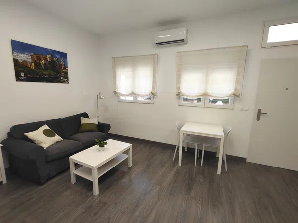 Estudio en Calle Frigiliana, Los Guindos - Parque Mediterráneo - Santa Paula - Foto 2