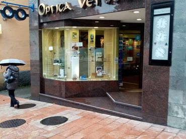 Local comercial en  Calle Gil de Jaz 15 - Foto 1