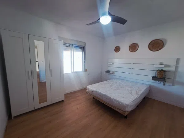 Ático en calle la vega, 50