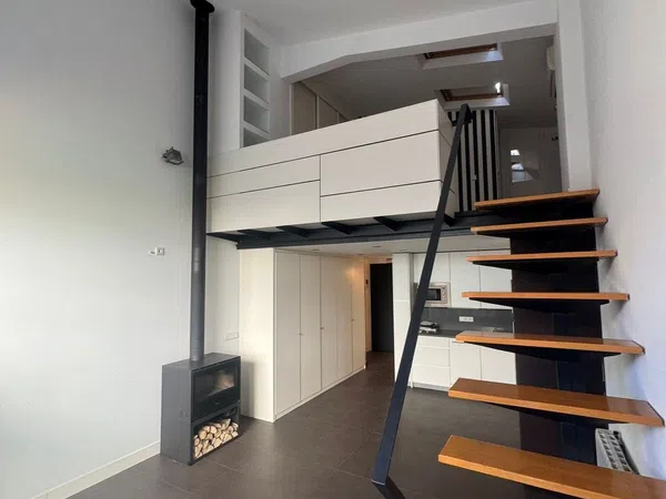 Estudio en calle de Tracia, 12