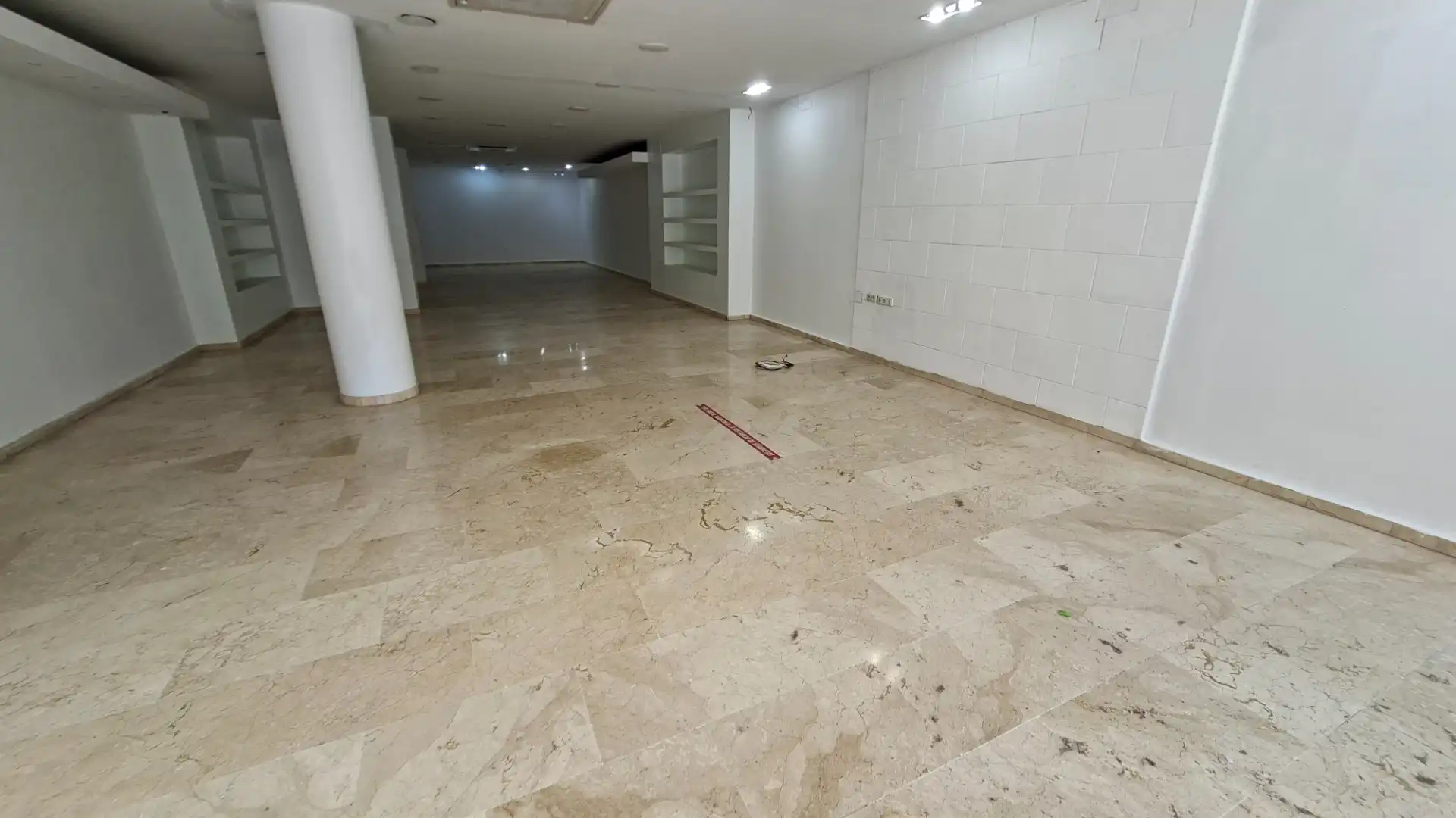 Local comercial en  Avinguda Ancha de Castelar 550 - Foto 8