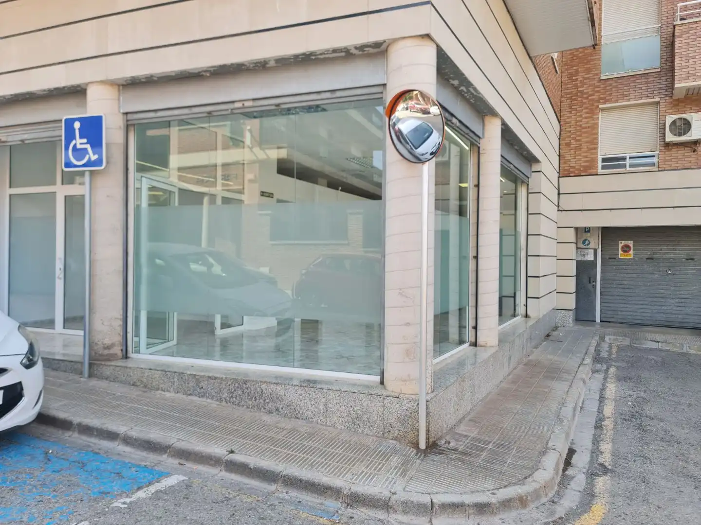 Local comercial en  Carrer Jacint Verdaguer 32 - Foto 4
