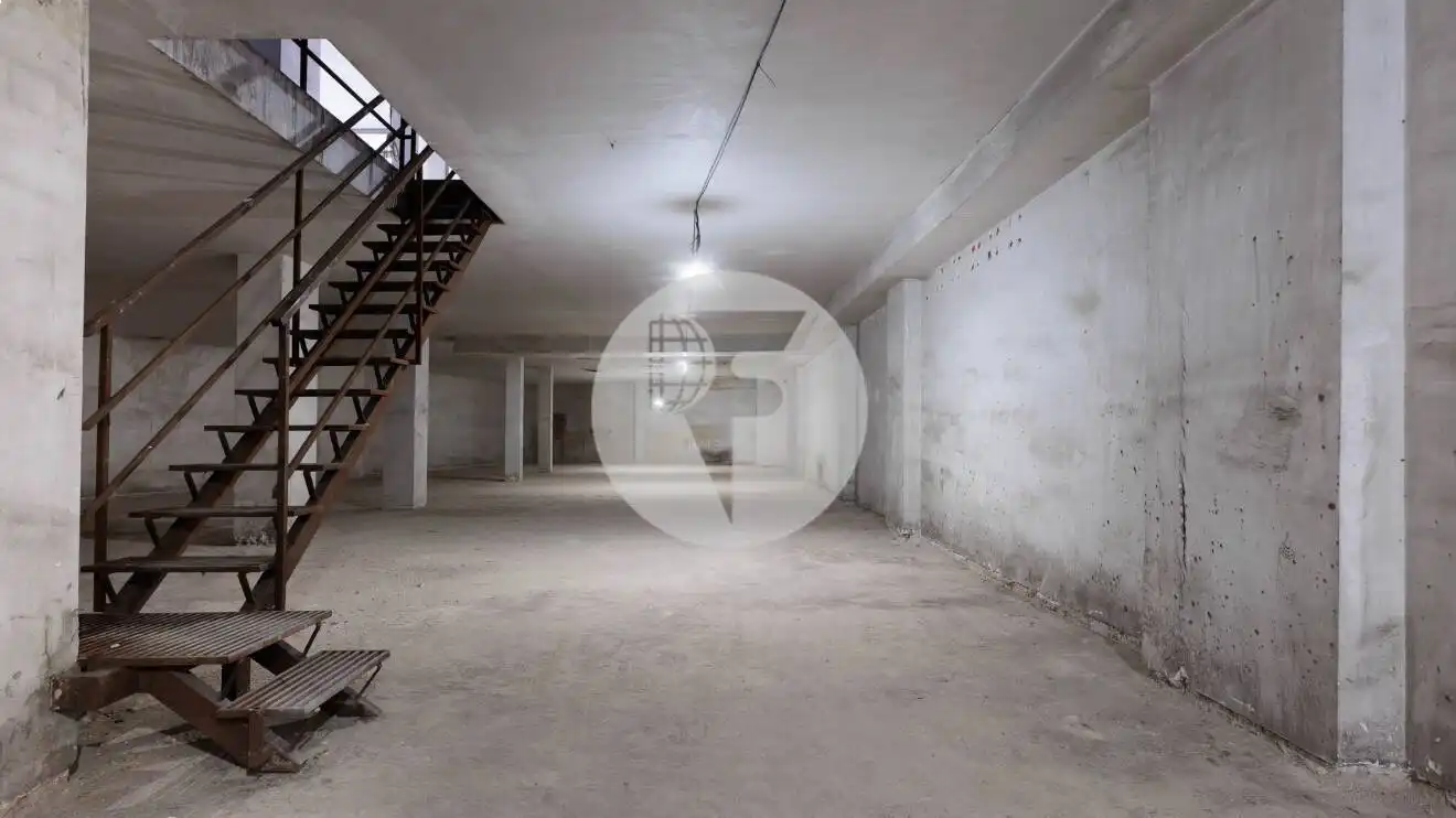 Local comercial en Badalona - Foto 3