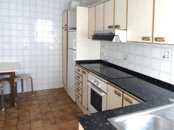 Piso en calle Monasterio de Caaveiro, 28 - Foto 4