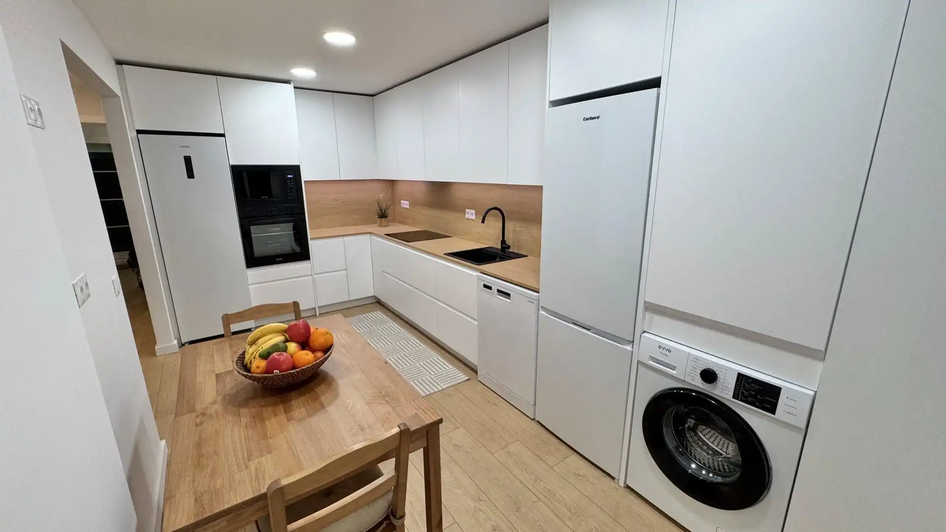 Casa adosada en  Calle Pepa Flores Marisol 30 - Foto 2