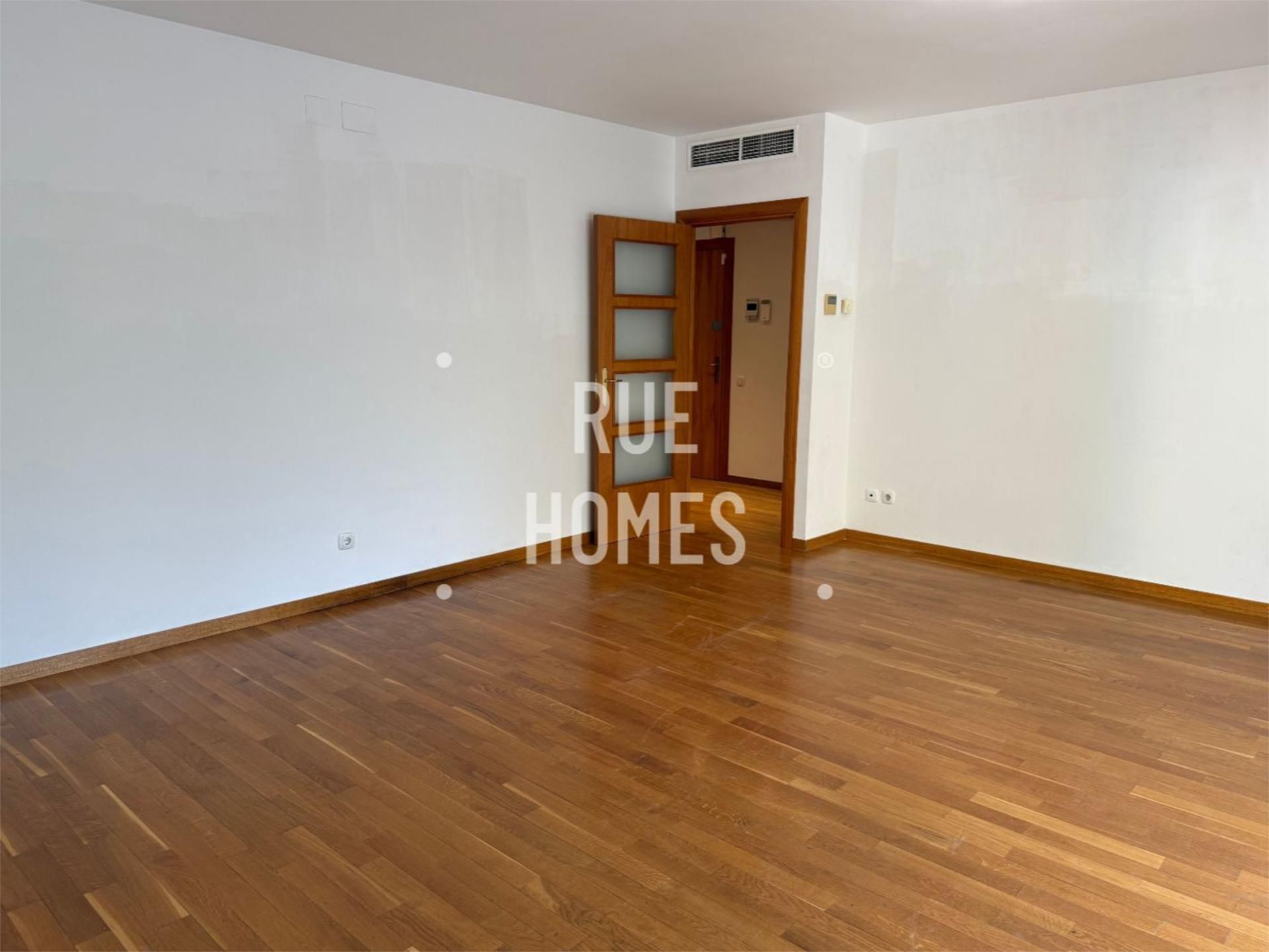 Piso en  Plaça de Maria Vinyes 3 - Foto 4