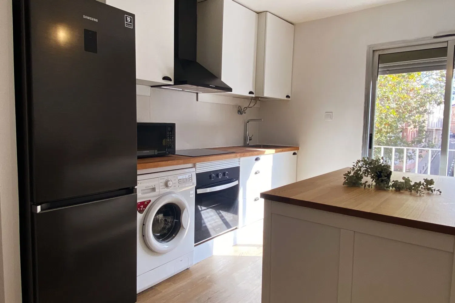 Piso en Barrio Valdeacederas - Foto 2