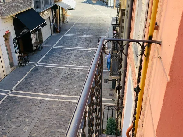 Estudio en calle de la Estafeta, 70