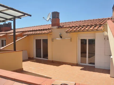 Dúplex en calle de Girona, 28