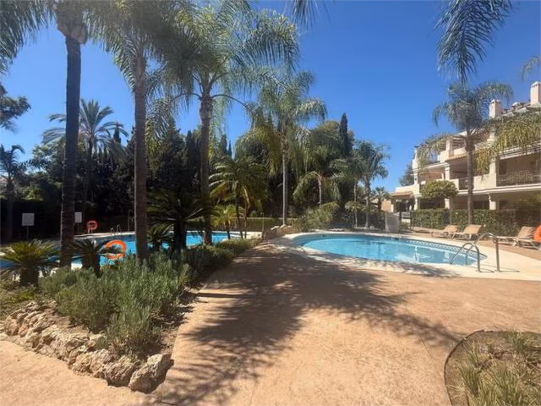 Apartamento en Nueva Andalucía - Foto 9