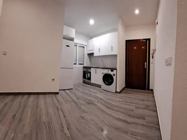 Piso en Calle De Silvio Abad, 33, Zofío - Foto 1