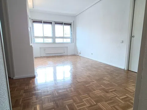 Piso en avenida de Burgos, 35