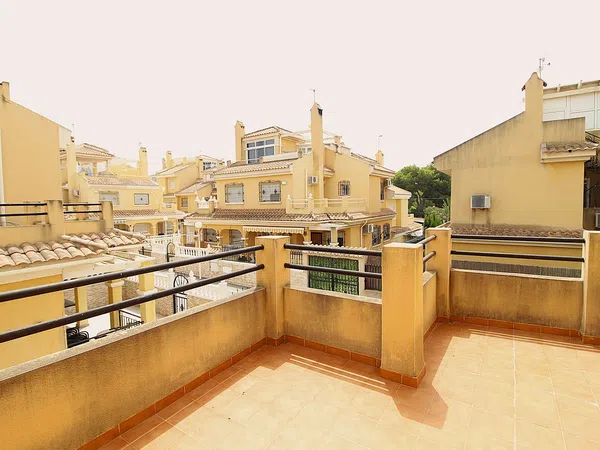 Chalet adosado en Calle Baikal, 8, Zona Lago - Los Almendros - Foto 16
