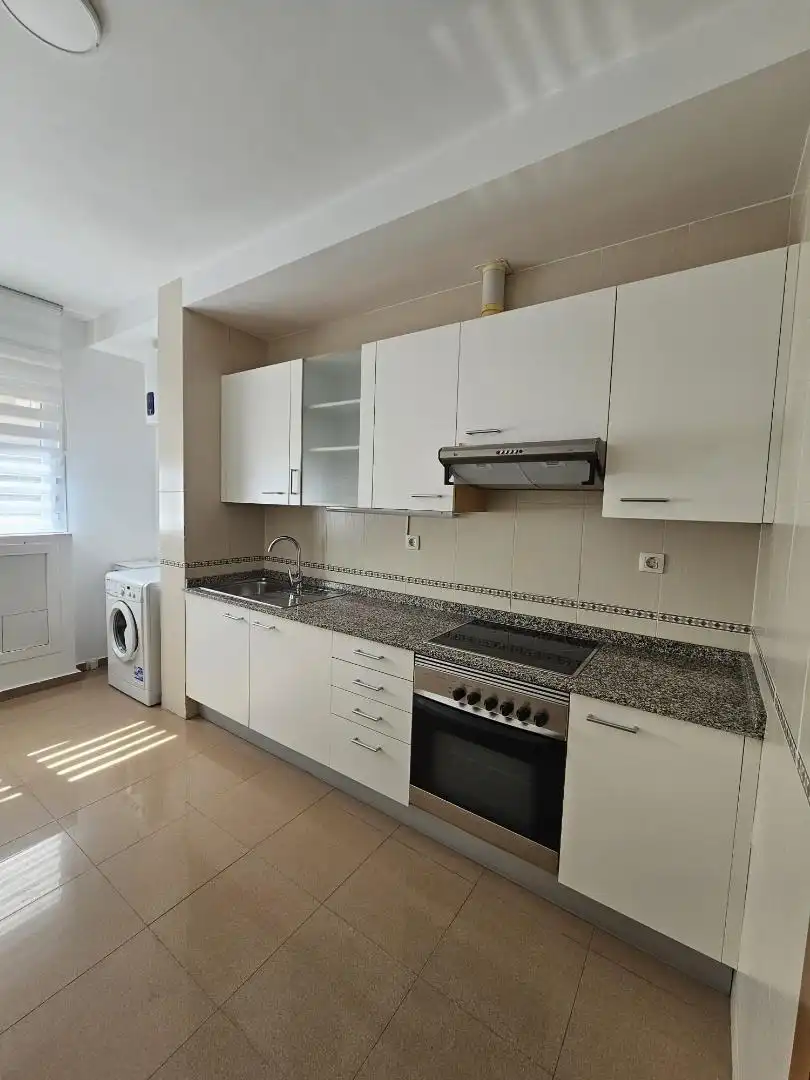 Piso en  Calle Doctor Alfonso Chiscano Díaz 8 - Foto 23