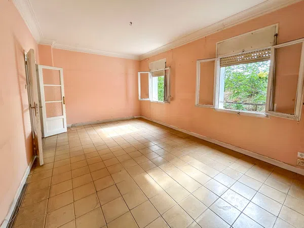 Piso en paseo de la Reina Cristina, 1