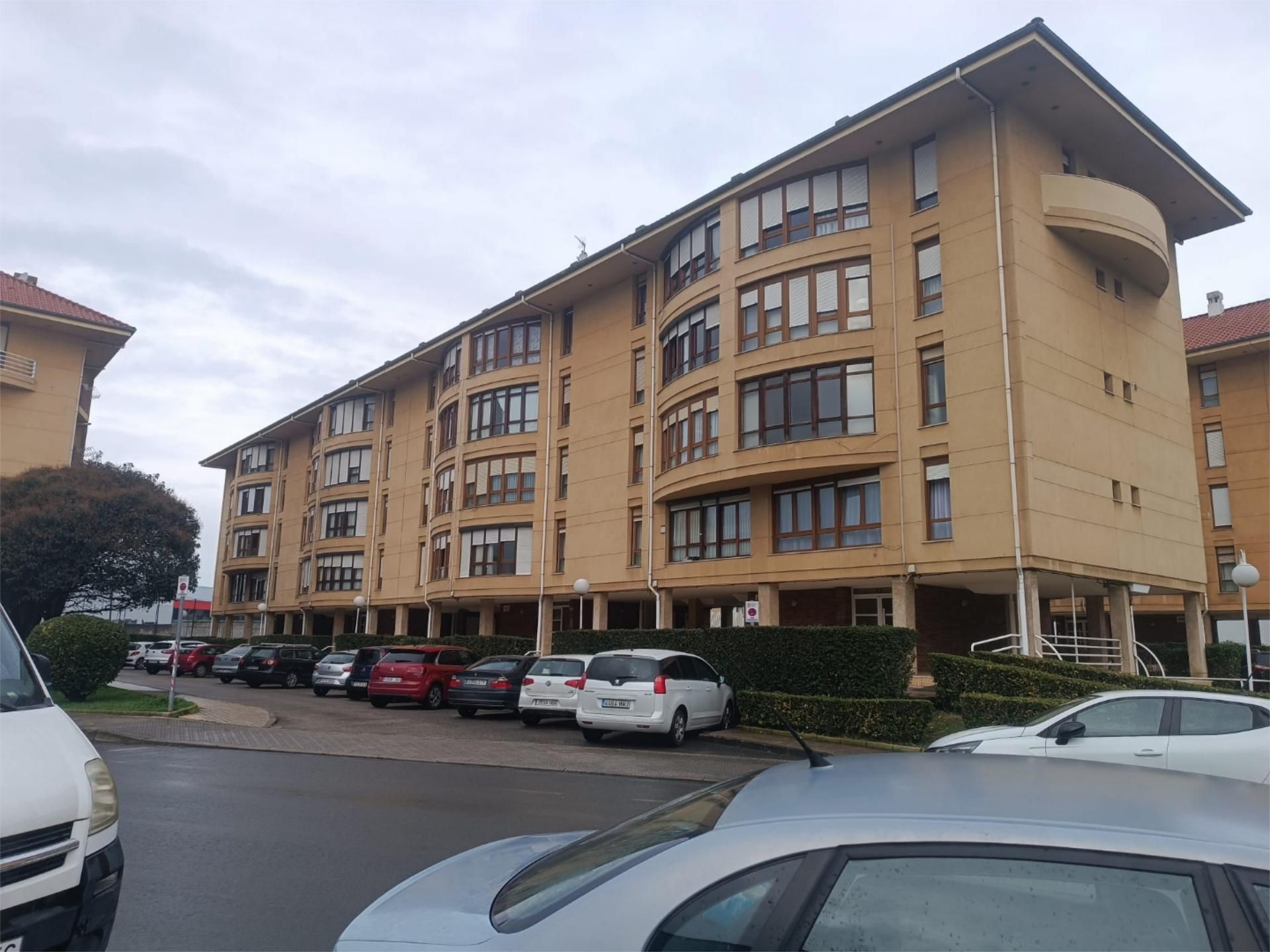 Piso en  Calle Manuel Pombo Angulo 12 - Foto 2