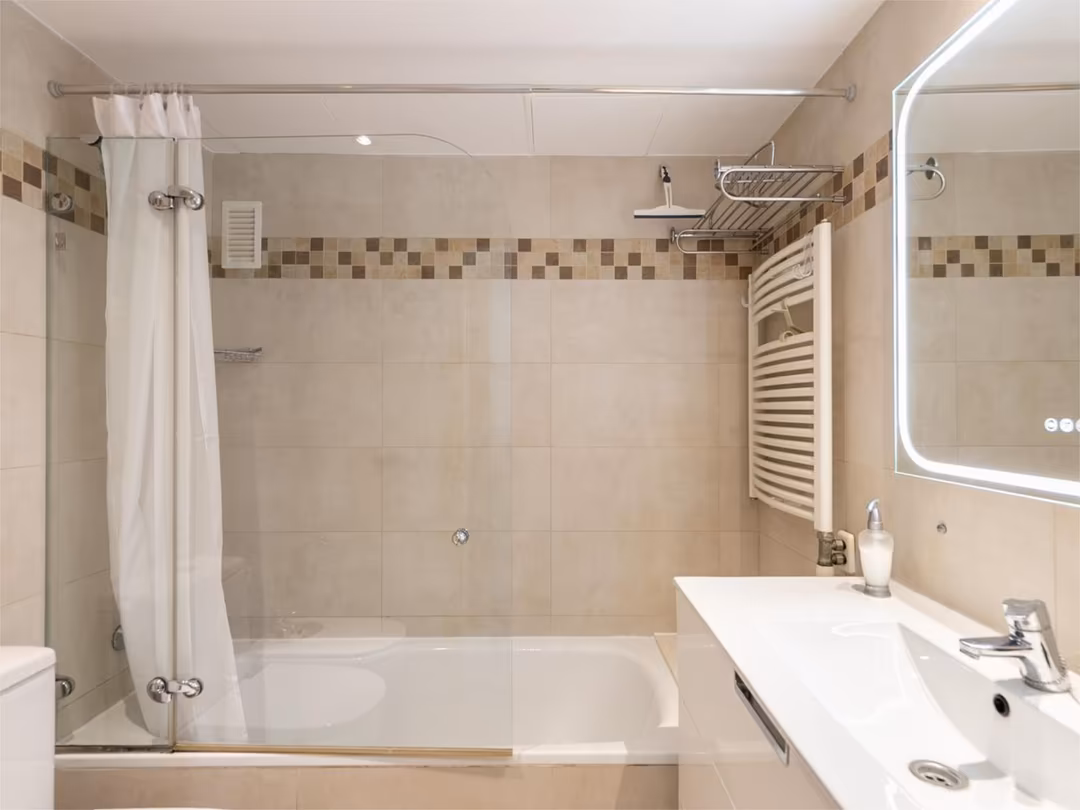 Piso en  Carrer de Bac de Roda 6 - Foto 2