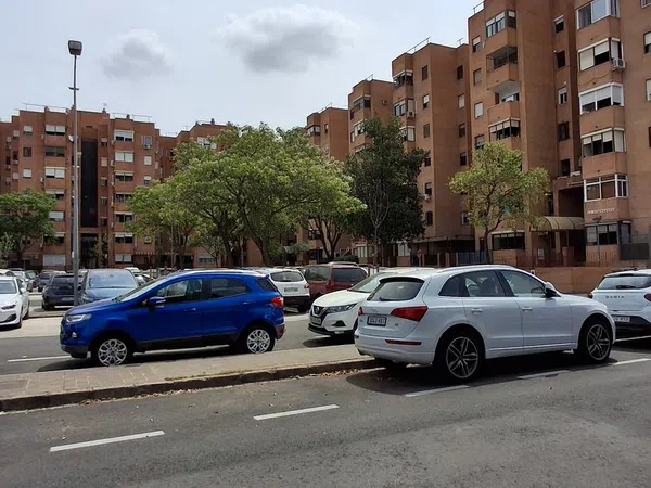 Chalet adosado en Avenida de las Ciencias - Foto 5