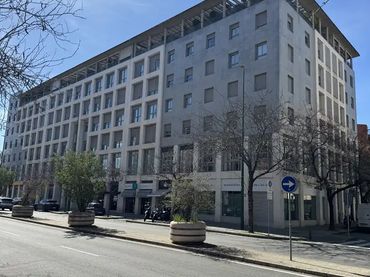 Piso en  Avenida de la Buhaira 18 - Foto 1