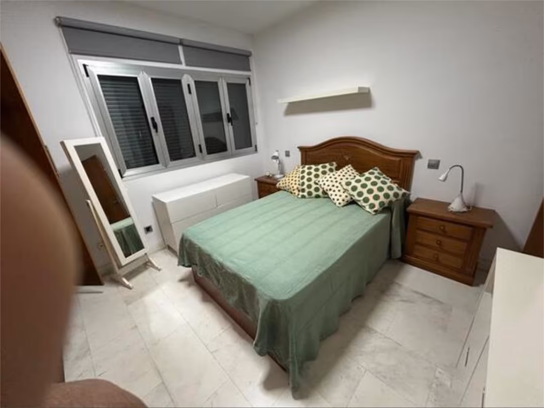 Piso en León y Castillo - Foto 3