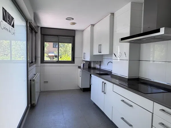 Chalet pareado en Calle Juan José Millas, Rivas Futura - Foto 4