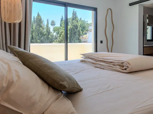Chalet adosado en Urbanización Los Pinos de Aloha, 10, Aloha - Foto 2