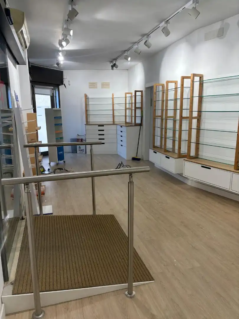 Local comercial en  Carrer de Ripoll 2 - Foto 3
