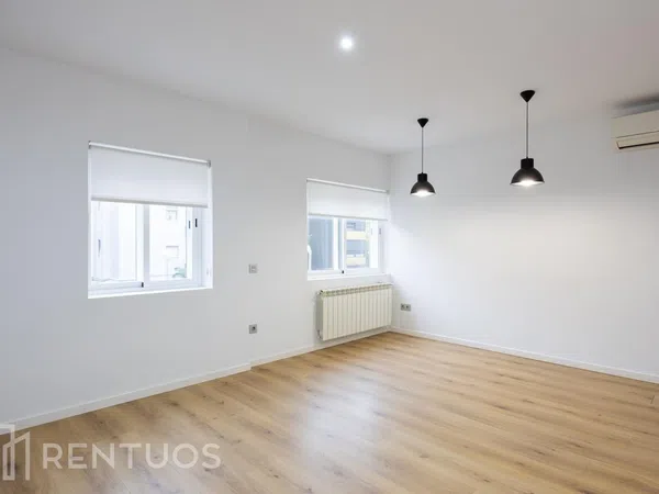 Piso en calle de la del Manojo de Rosas