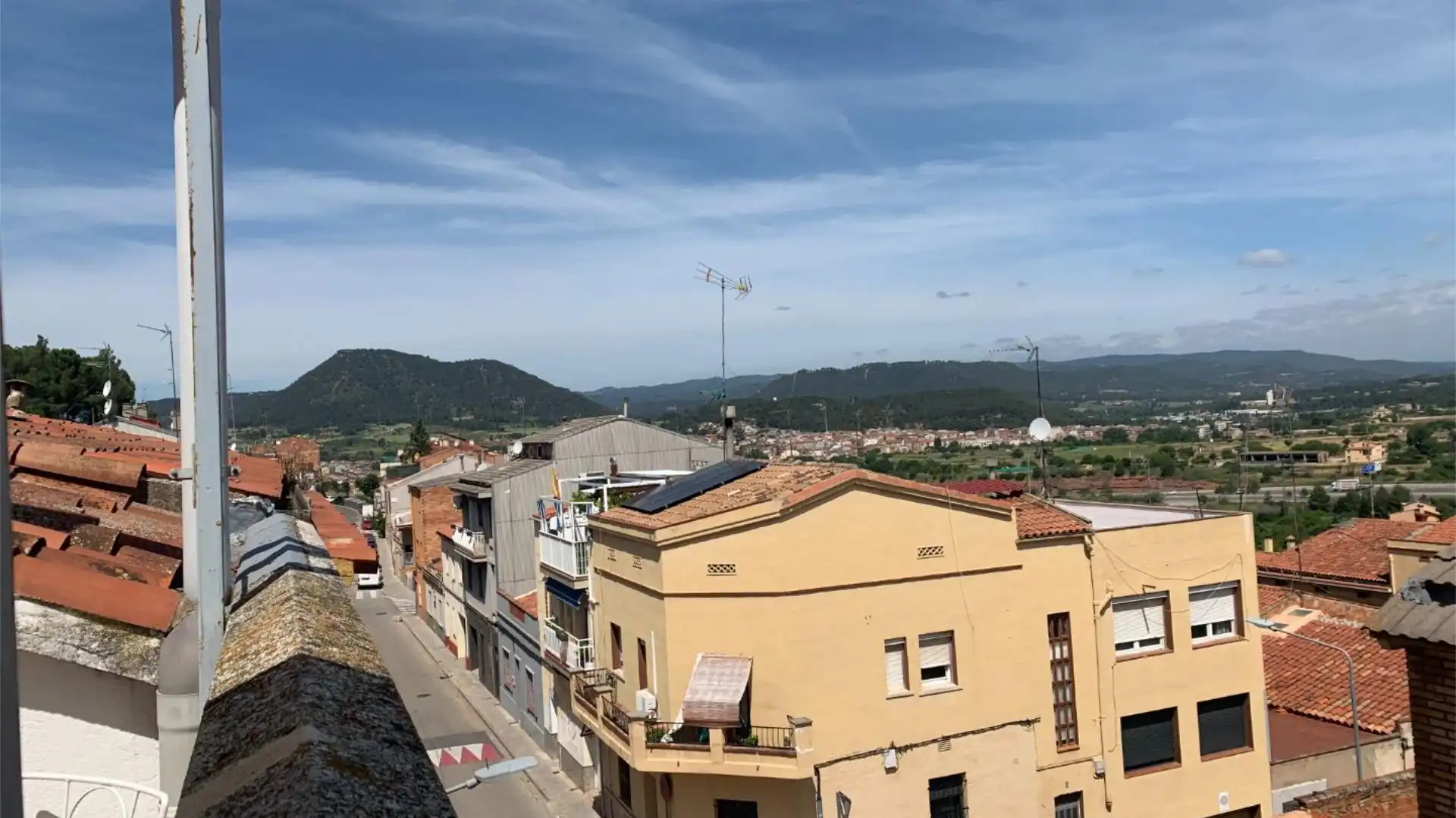 Casa adosada en  Carrer del Pirineu 1 - Foto 4