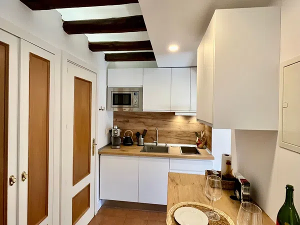 Estudio en calle de Santa Clara, 10