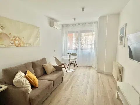 Piso en calle de Andrés Mellado, 33