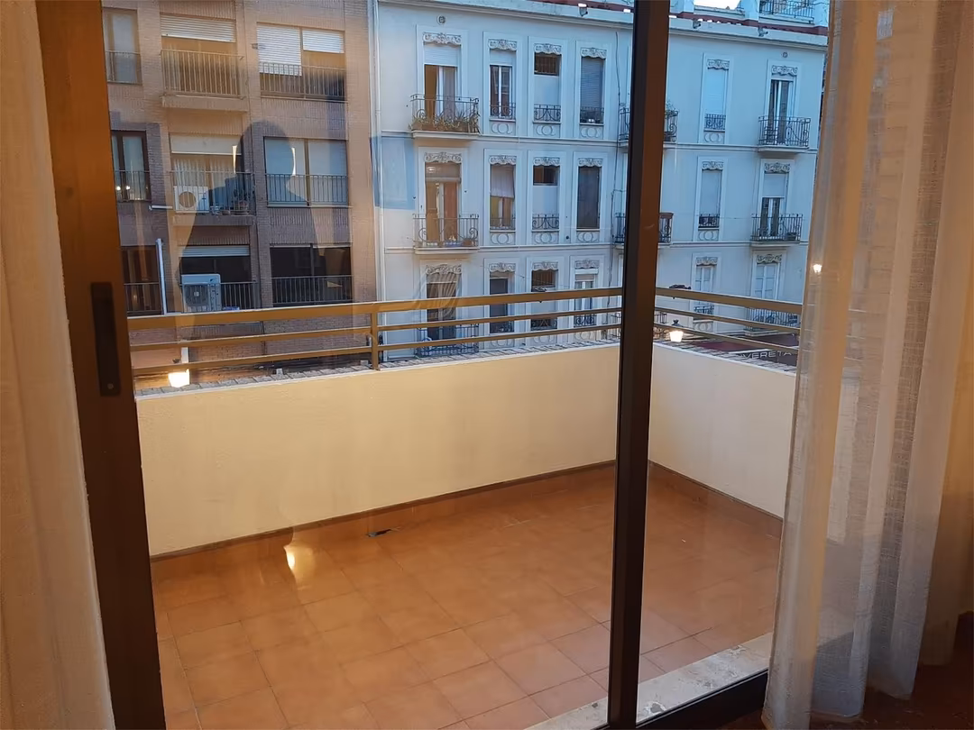 Piso en  Carrer de la Democràcia 2 - Foto 8