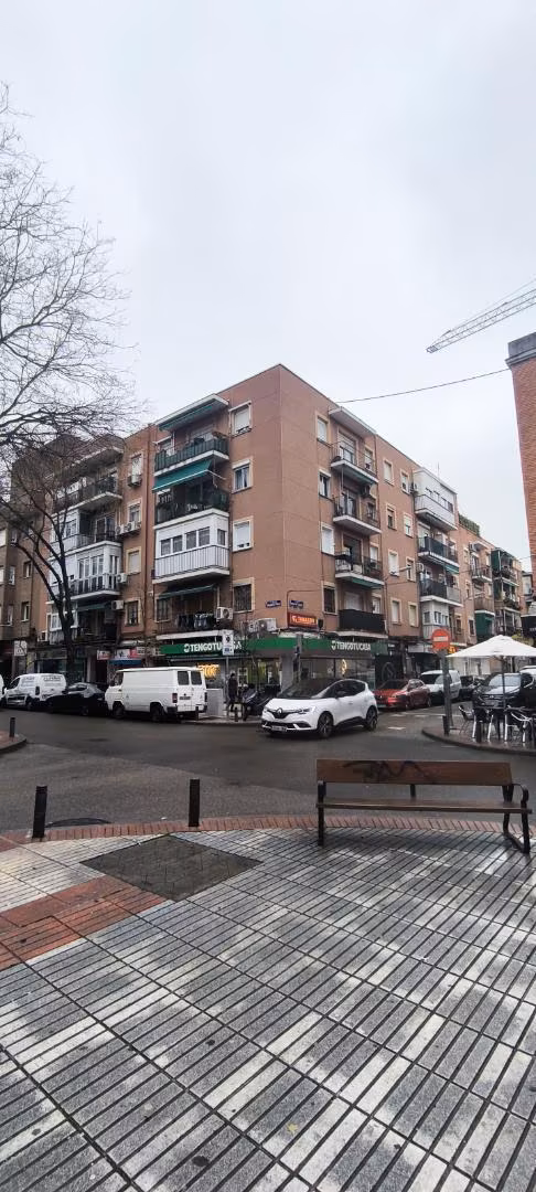 Piso en  Calle Hermanos de Pablo 12