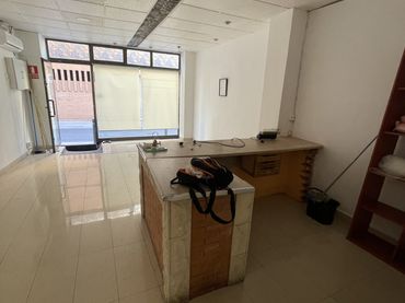 Local comercial en  Calle Comandante Seva 11 - Foto 9